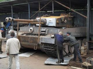 Не знаете что подарить мэру Луганска на  февраля Есть идея фото видео