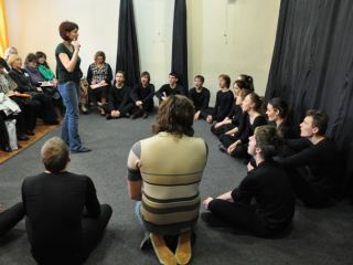 Луганчан упрекнули в том что они не ценят свое время