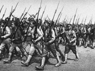 Клим Ворошилов считал случайностью приурочивание празднования годовщины РККА к  февраля