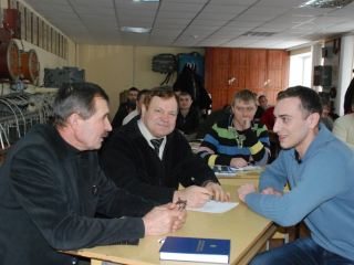 На Краснодонугле протестировали подземных электрослесарей