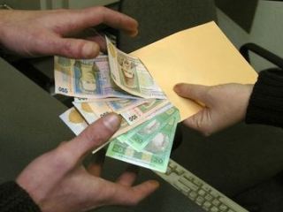 Луганские налоговики борются с серыми зарплатами