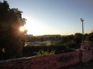 В луганском парке Дружба распродают землю под коттеджи