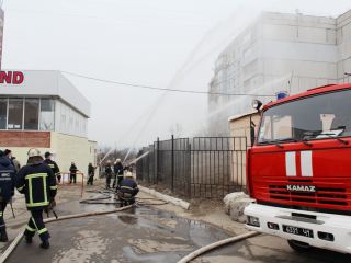 В Луганске тушили ночной клуб Опера фото
