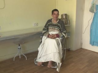 В Луганске сотрудник автосервиса угнал машину и сбил на ней инвалида