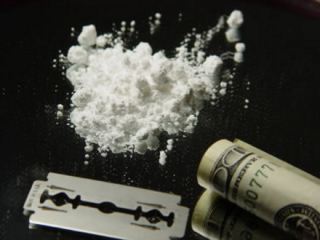 На Луганщине милиционер чтобы повысить служебные показатели заставлял сбывать наркотики