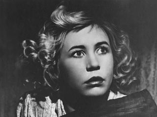 Артистка сыгравшая в Молодой гвардии Любовь Шевцову стала почетным гражданином Краснодона