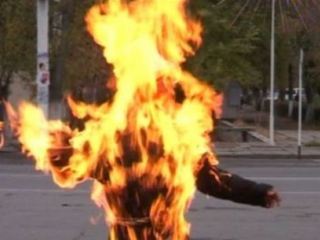 Житель Луганской области пытался сжечь себя изза автомобиля