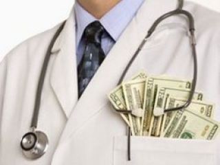 Врача из Луганской области будут судить за вымогательство взятки