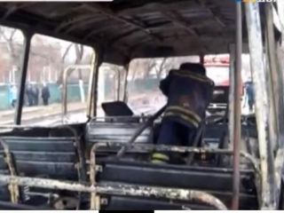 На Луганщине сгорел дотла пассажирский автобус видео