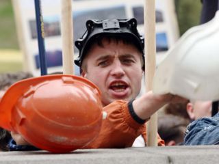 На Донбассе  горняков вышли на митинг