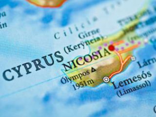 Парламент Кипра отверг налог на депозиты поставив под вопрос помощь ЕС
