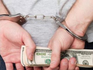 Луганский адвокатмошенник заработал на своих клиентах  тыс грн