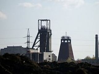 ЧП на донецкой шахте в ствол провалились  человека