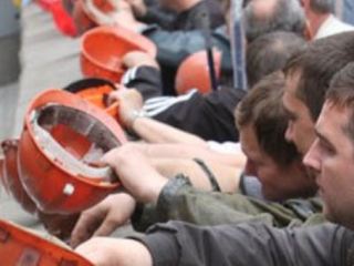 Собственник провоцирует горняков на неправомерные действия  Профсоюзник о сокращениях на шахтах East Coal
