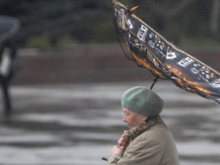 Погода в Луганске на  марта сильный ветер