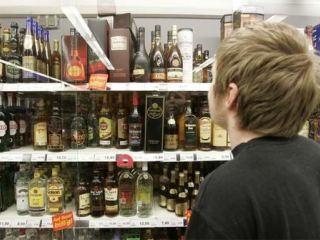 За продажу алкоголя и табака несовершеннолетним предприниматели лишатся лицензий