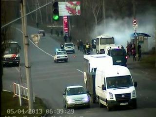 На Луганщине горящий автобус потушили сотрудники ГАИ фото