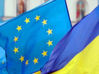 Янукович подписал закон упрощающий визовый режим с ЕС