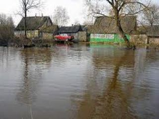 Уровень воды в реках Украины бьет летние рекорды