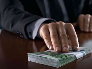 В Луганске на взятке поймали железнодорожника