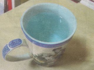 В Краснодоне из кранов  потекла вода голубого цвета фото