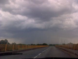 Погода в Луганске пасмурно днем пойдет дождь