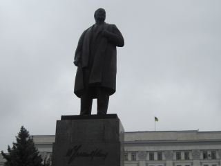 Луганские коммунисты поскромному отпраздновали день рождение Ленина фото