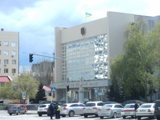 Милиция перекрыла часть улицы Коцюбинского в Луганске фото