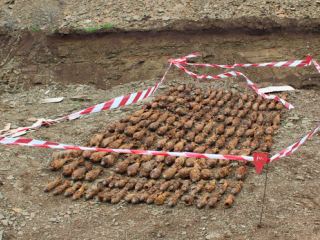 Сто боеприпасов времен войны нашли на Луганщине