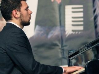 Студент из Луганска стал одним из лучших импровизаторов-пианистов