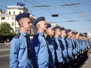 Репетицию парада ко Дню Победы провели в Луганске фото видео