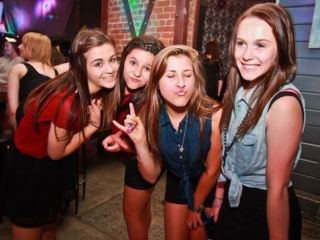 В Украине ввели комендатский час для детей