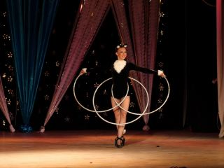 Будущие звезды цирка показали шоу в Луганске (фото)