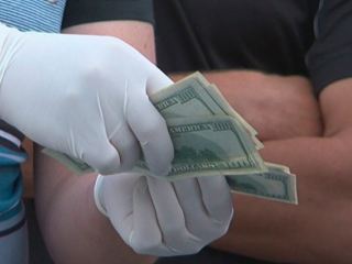 Пограничника из Луганского отряда поймали на взятке