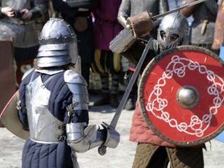 На выходных в Луганской области будут драться на мечах 