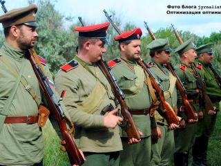 Реконструкция событий гражданской войны прошла в Луганске (фото, видео)