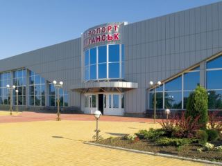 На Луганщине пассажиры международных авиарейсов проходят таможенный контроль за 2 минуты