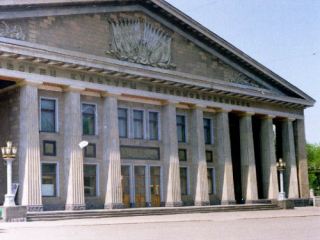 Нужен ли Луганску театр оперы и балета?