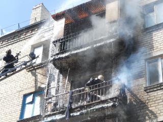 Луганчанка пыталась потушить пожар вишнями (фото)