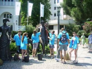 Луганская молодежь будет убирать крымские пляжи