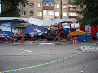 Пьяный водитель протаранивший остановку и летнее кафе вышел под залог в  тысяч гривен