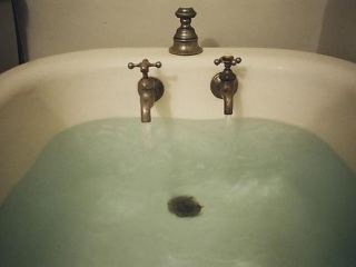 В Луганской области 10-месячный ребенок утонул в ванной