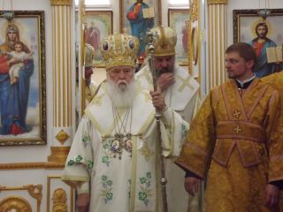 В Луганске освящение храма Патриархом Филаретом прошло без драк и потасовок (фото, видео)