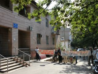 Луганские перевозчики требуют, чтобы транспортный конкурс отменили (фото)