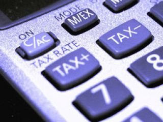 До  августа необходимо уплатить налоги