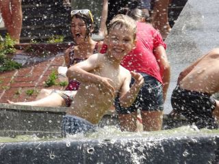 При купании в фонтанах можно подцепить инфекцию и аллергию  Эксперт