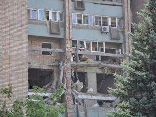 Взрыв в жилом доме Луганска. Людей, оставшихся без квартир, расселят в профилактории
