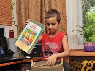 В Луганске проходит акция Собери портфель другу