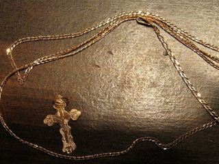 В Луганске малолетний грабитель проглотил похищенную золотую цепочку