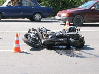 ДТП в Луганске мотоцикл врезался в Жигули фото